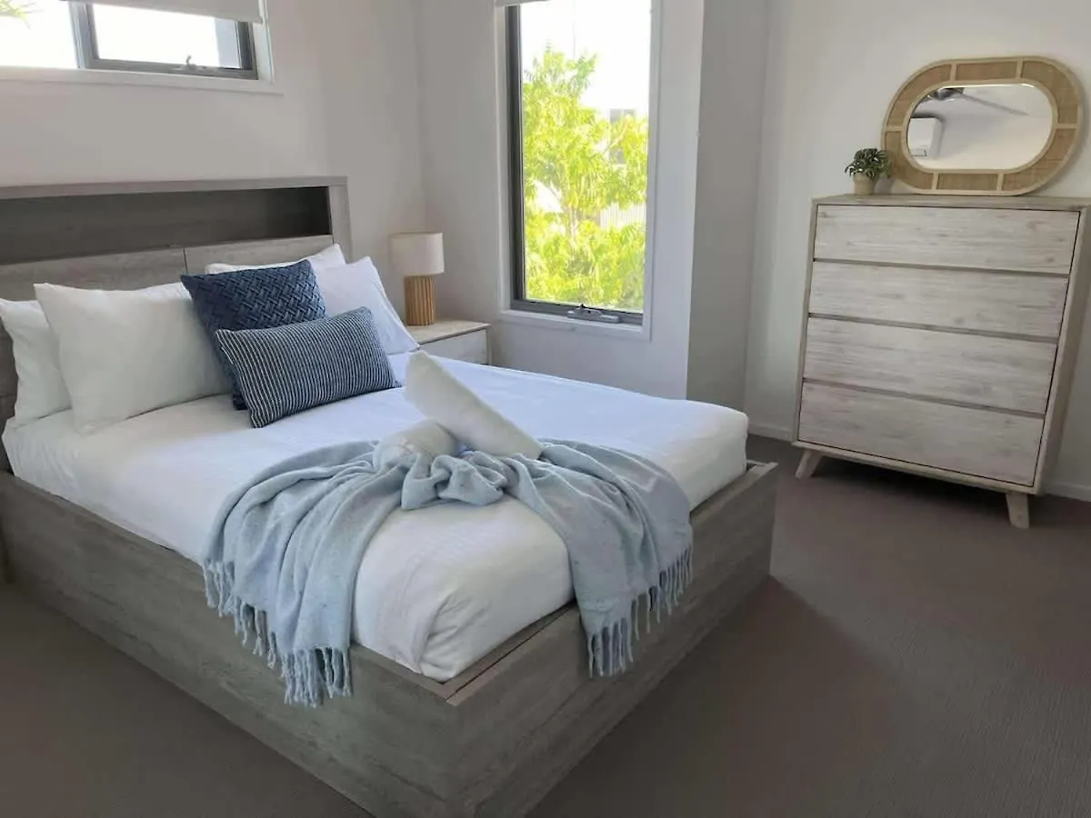 Villa Luxury Living With Heated Pool In Birtinya Kawana Waters 0*,  Australia