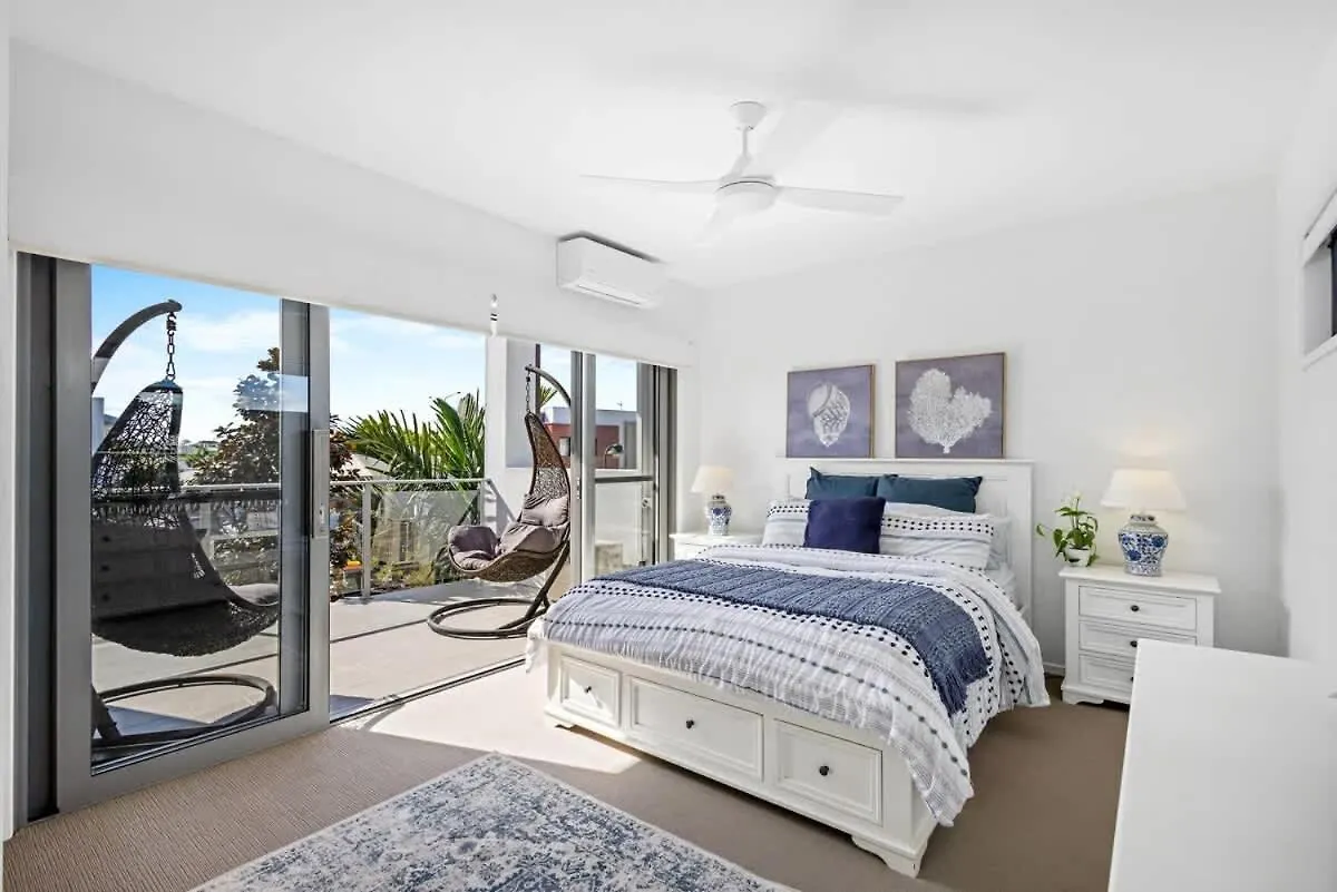 Сasa de vacaciones Villa Luxury Living With Heated Pool In Birtinya Kawana Waters