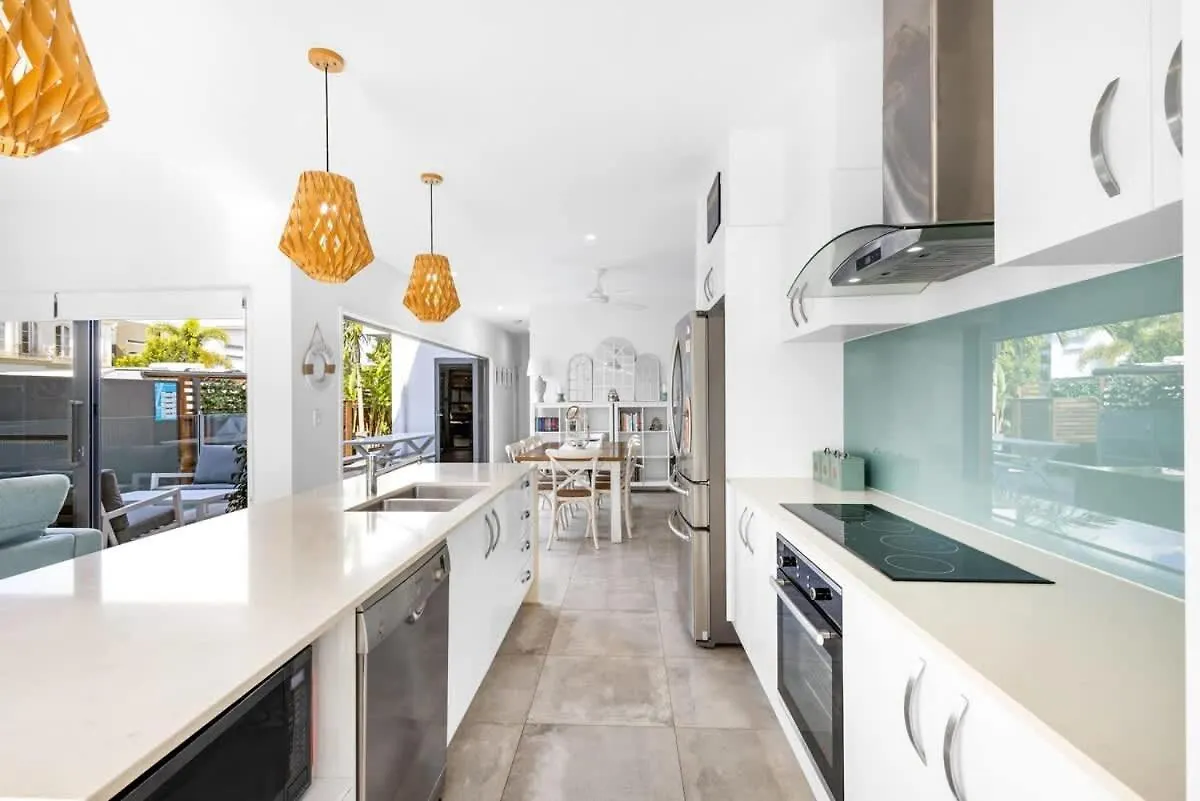 Luxury Living With Heated Pool In Birtinya Villa Kawana Waters